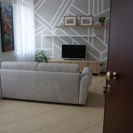 Appartamento A Verona E Parcheggio Nella Proprieta Экстерьер фото